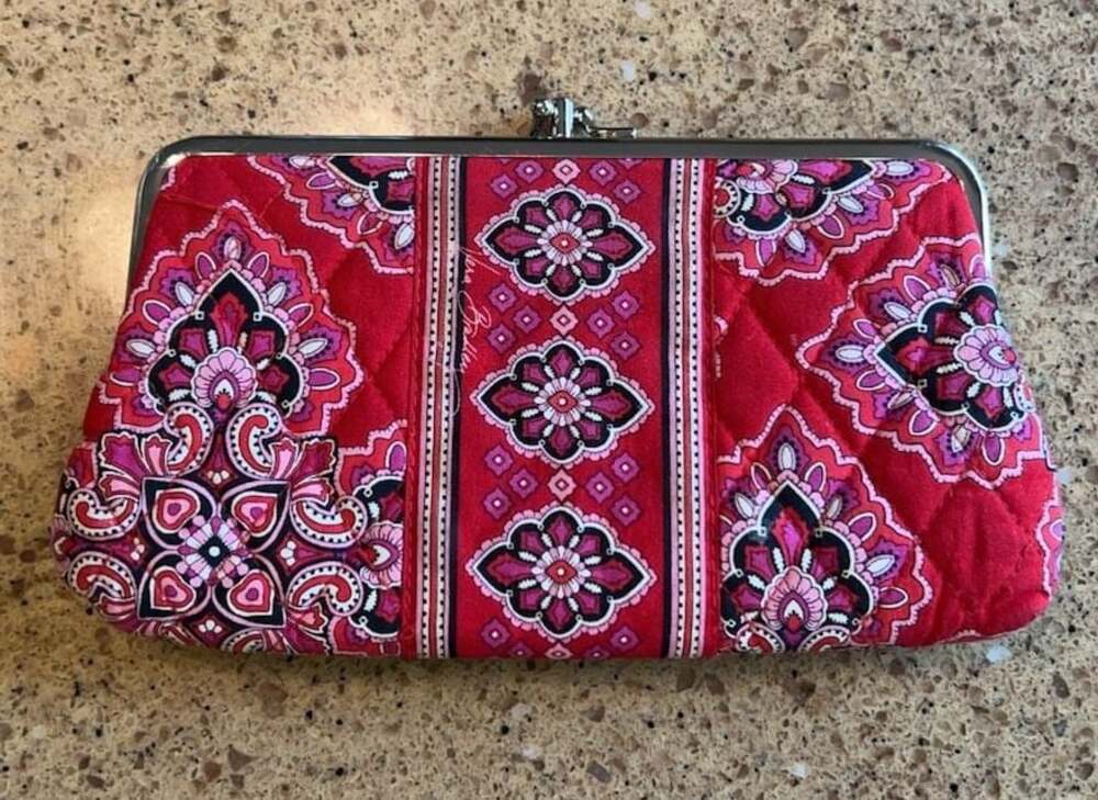 Vera Bradley Kiss Lock Wallet Frankly Scarlet Pattern